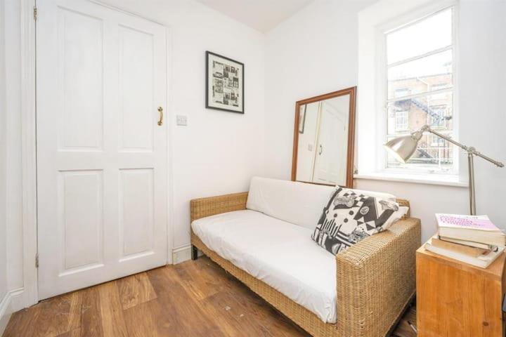Bank House Apartments Stafford Town Centre Экстерьер фото